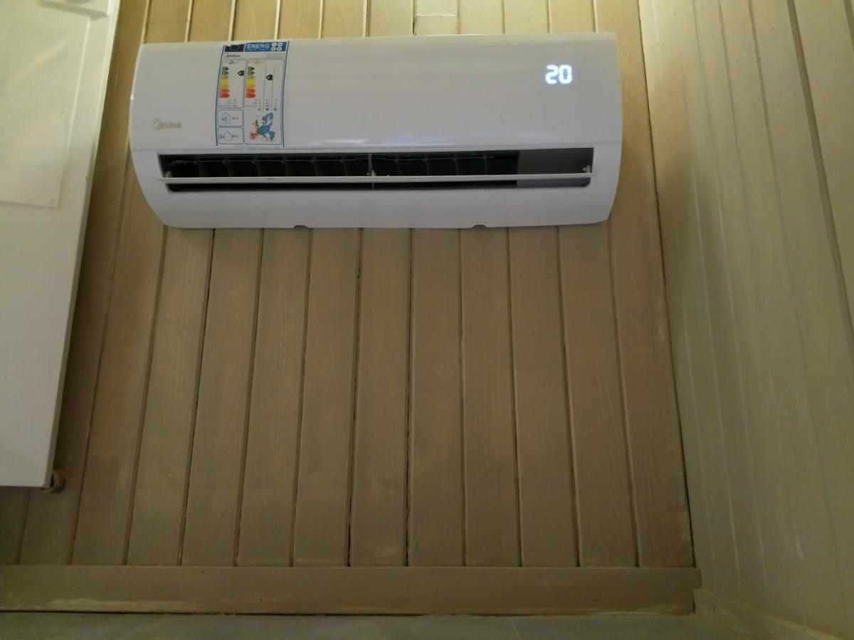 Renovated Semi- Basement 2 Bedrooms Furnished Apartment - Close To Everything In מוס מראה חיצוני תמונה